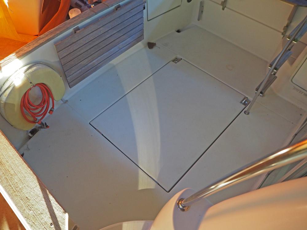 picture Deck equipment